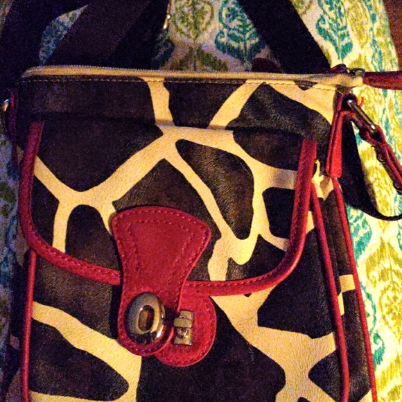 Handbags - Giraff print purse